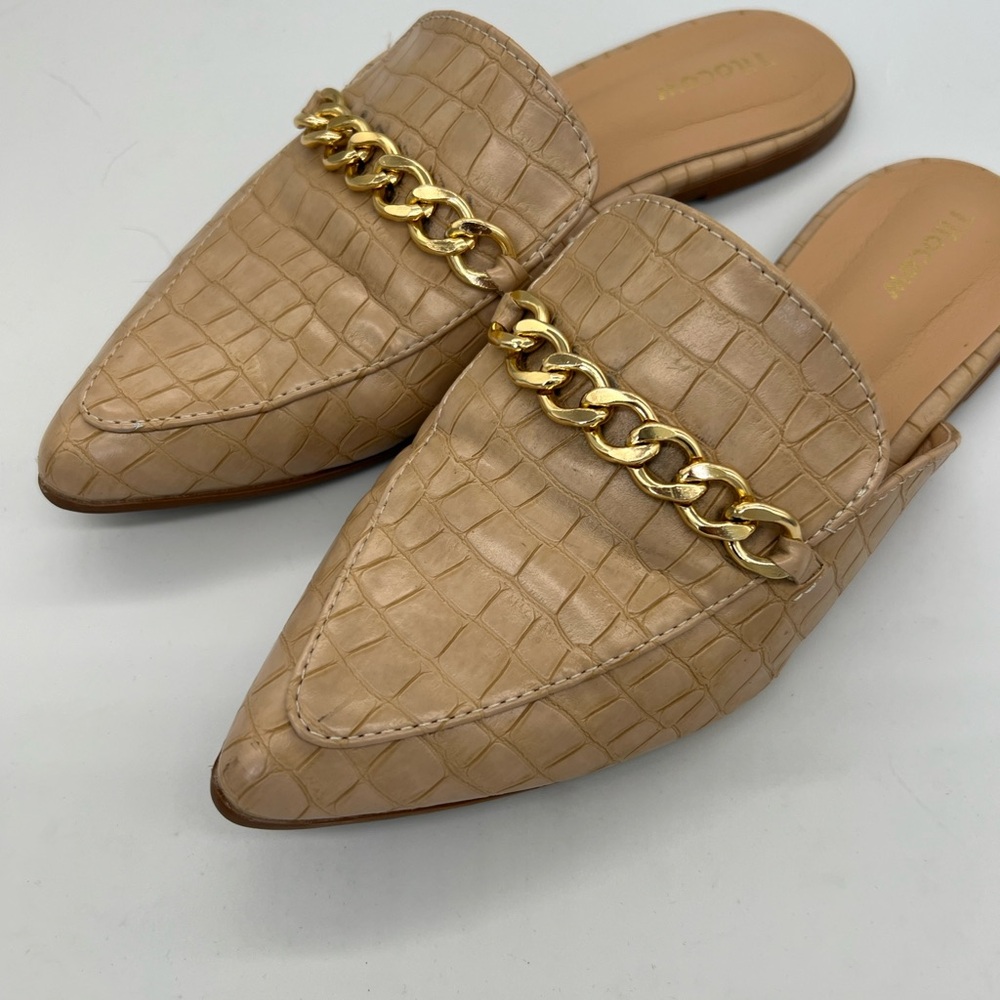 Women's Tan Croc-Embossed Slide Loafers with Gold Chain